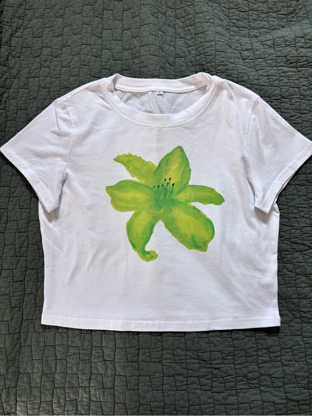 Cropped t-shirt with flower